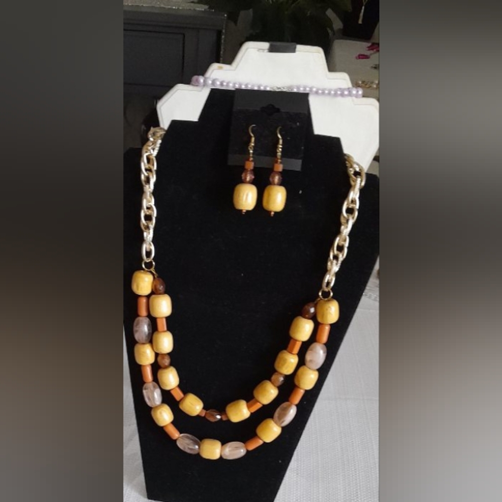 Wooden beaded necklace and earrings set on gold chain